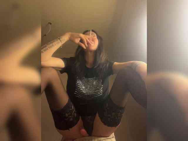Karolina_Milf webcam