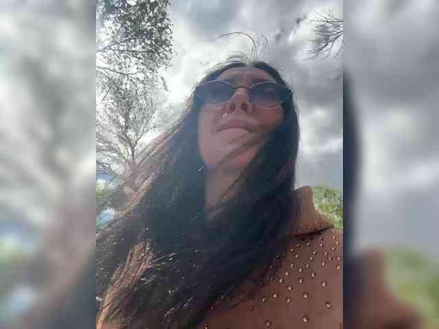 Karolina_Milf webcam
