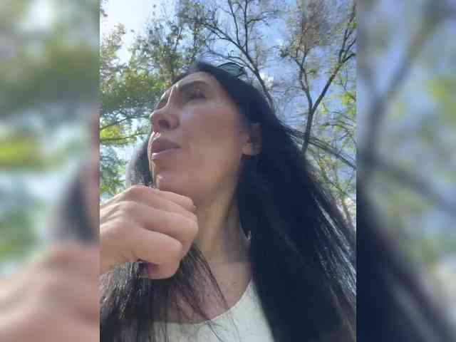 Karolina_Milf webcam