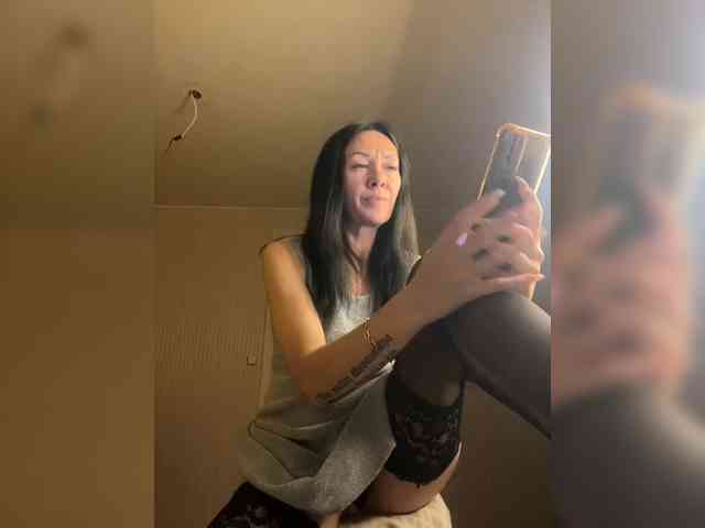 Karolina_Milf webcam
