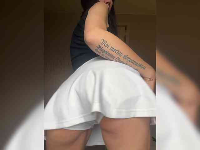 Karolina_Milf webcam