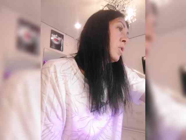 Karolina_Milf webcam