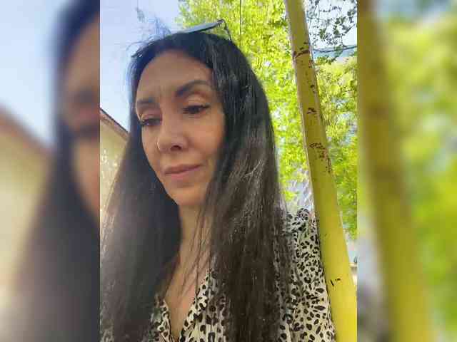 Karolina_Milf webcam