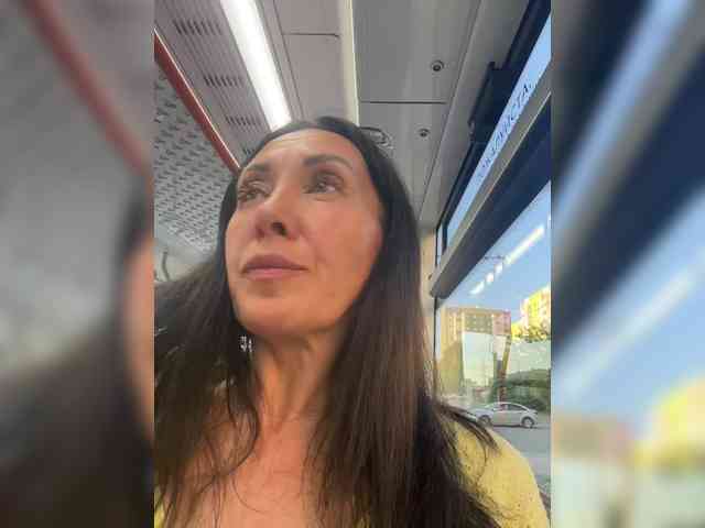 Karolina_Milf webcam