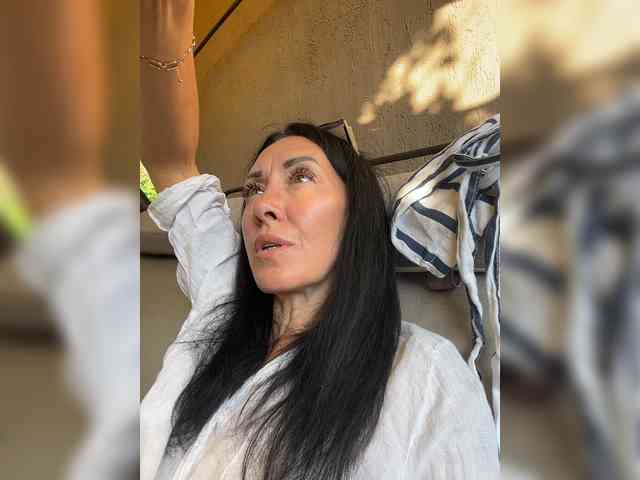 Karolina_Milf webcam