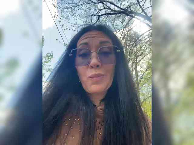 Karolina_Milf webcam