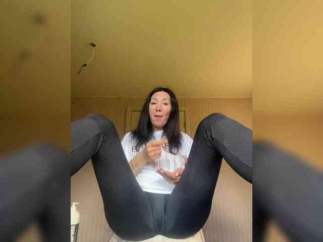 Karolina_Milf webcam