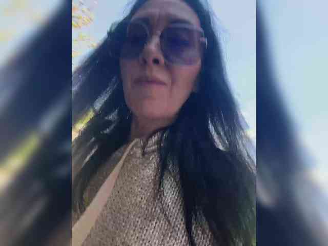 Karolina_Milf webcam