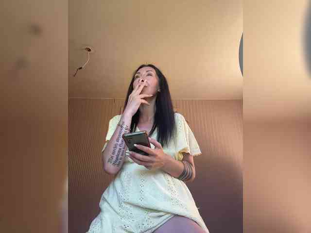 Karolina_Milf webcam