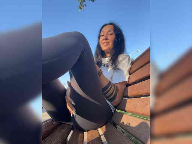 Truliuliusha's cam show statistics and live stream