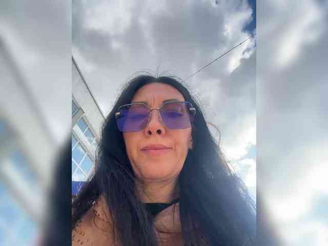 Karolina_Milf webcam