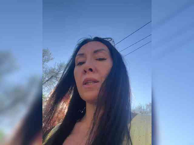 Karolina_Milf webcam