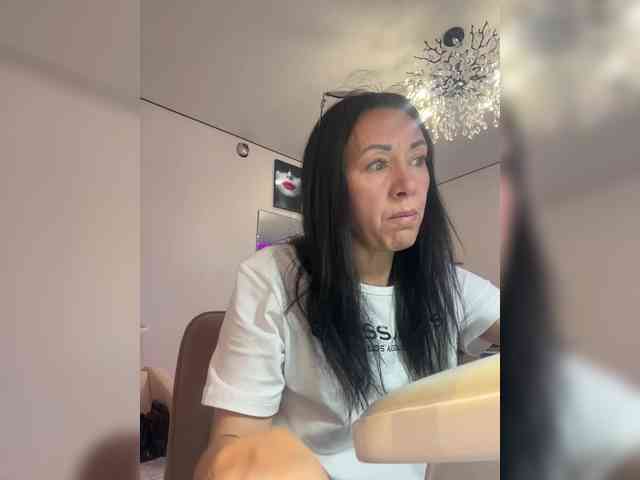 Karolina_Milf webcam