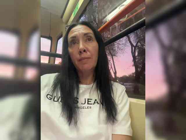 Karolina_Milf webcam