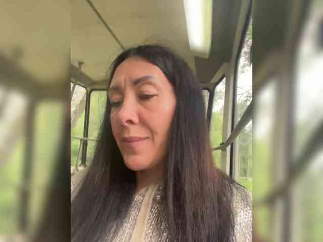 Karolina_Milf webcam
