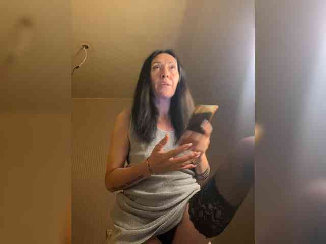 Karolina_Milf webcam