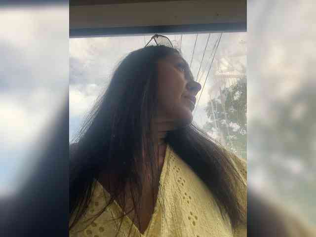 Karolina_Milf webcam