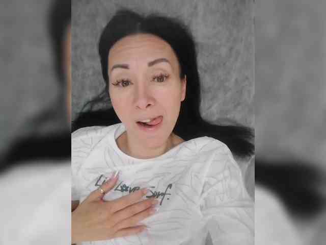 Karolina_Milf webcam