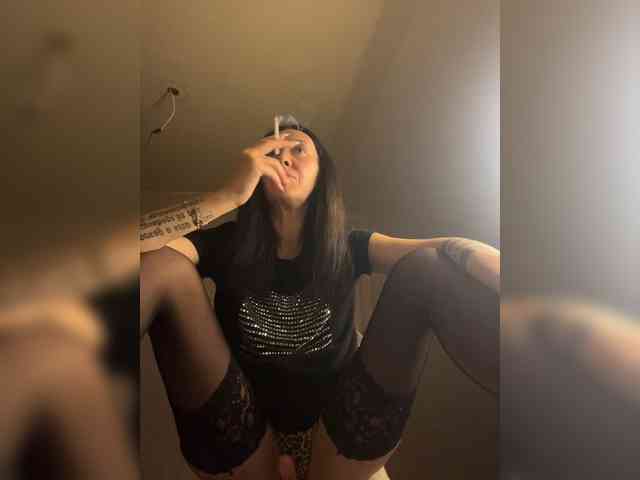 Karolina_Milf webcam