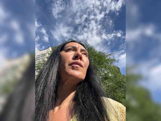 Karolina_Milf webcam