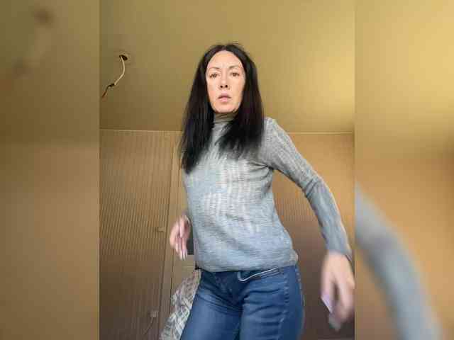 Karolina_Milf webcam