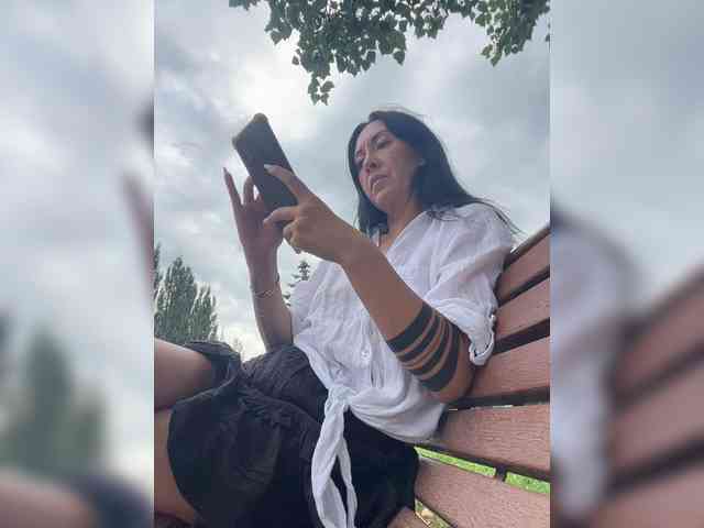 KarolinaMilf Sex Cam Show