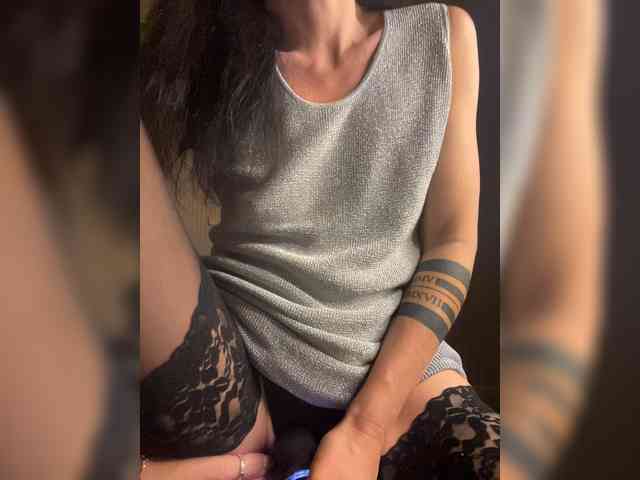 Karolina_Milf webcam