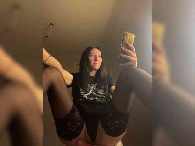 Karolina_Milf webcam