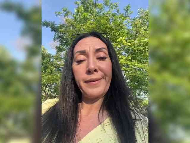 Karolina_Milf webcam