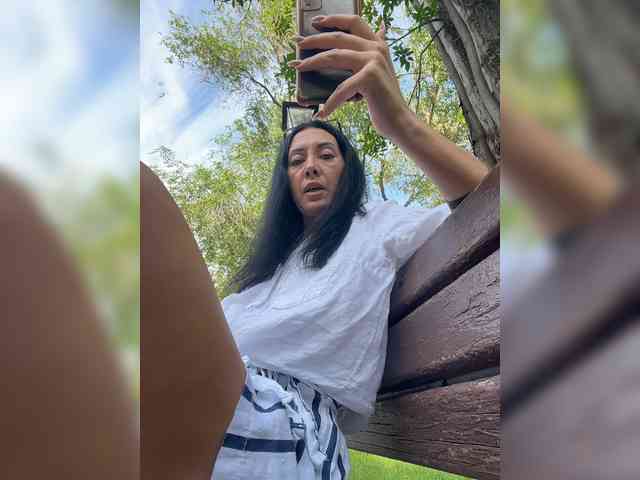 Karolina_Milf webcam