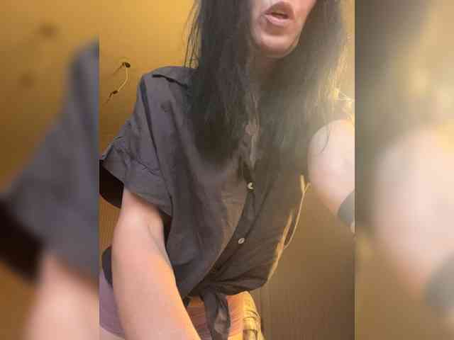 Karolina_Milf webcam