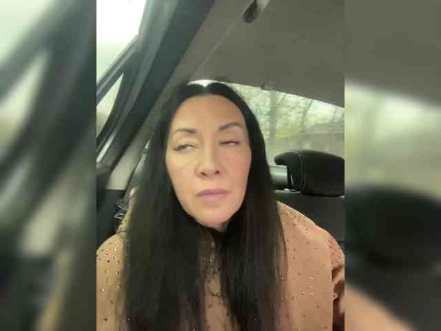 Karolina_Milf webcam