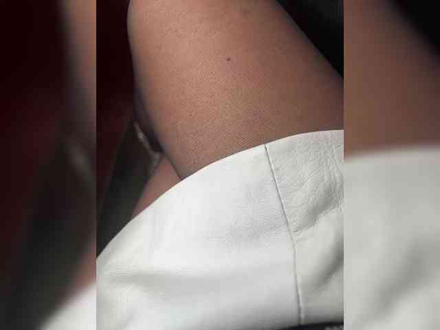 Karolina_Milf webcam