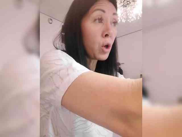 Karolina_Milf webcam