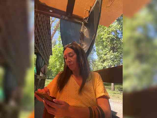 Karolina_Milf webcam