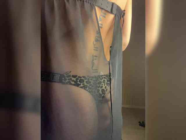 Karolina_Milf webcam