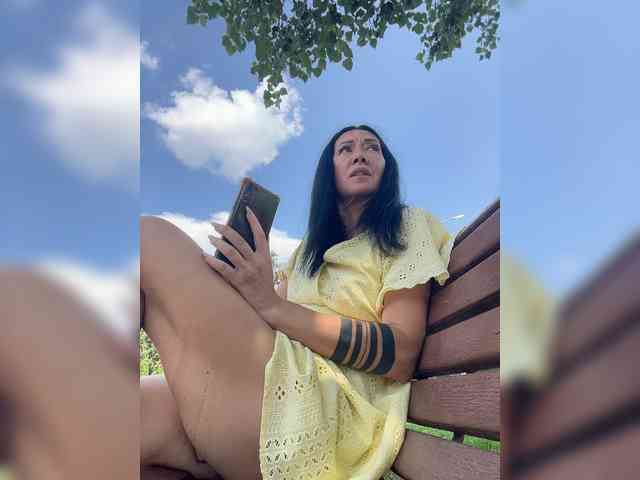 Karolina_Milf webcam