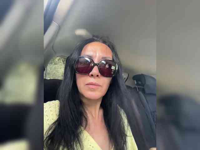 Karolina_Milf webcam
