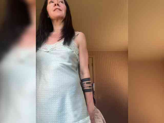 Karolina_Milf webcam