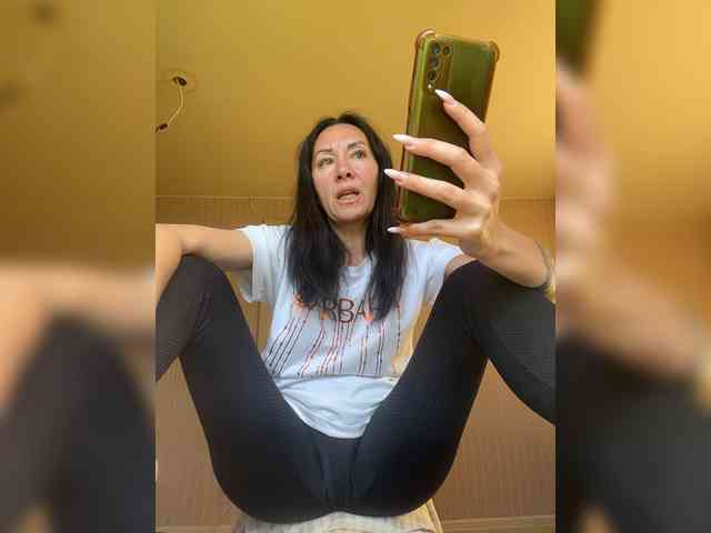 Karolina_Milf webcam
