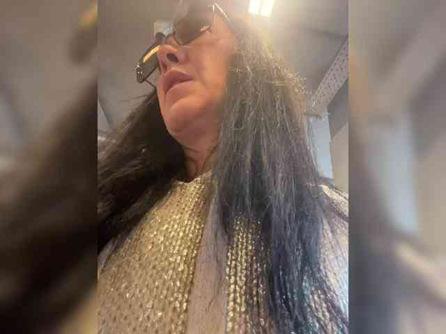 Karolina_Milf webcam