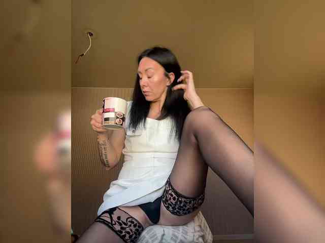 Karolina_Milf webcam