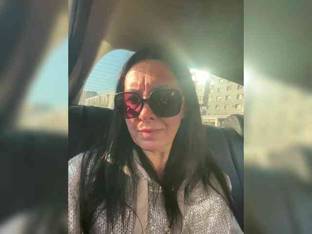 Karolina_Milf webcam