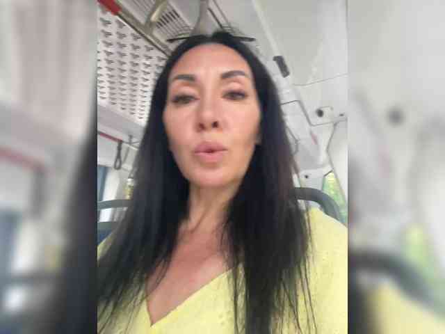 Karolina_Milf webcam