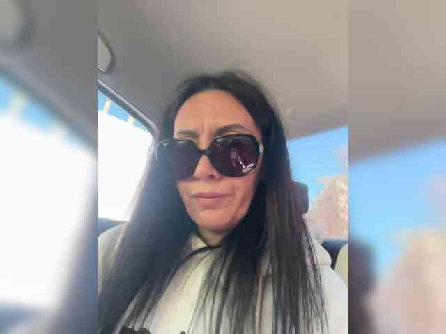 Karolina_Milf webcam