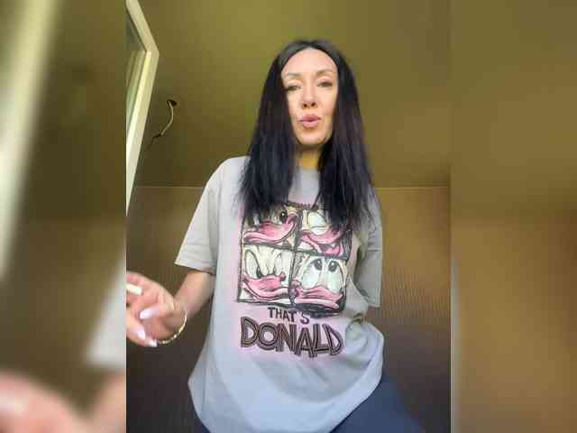 Karolina_Milf webcam