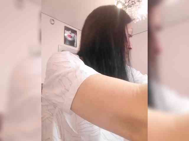 Karolina_Milf webcam