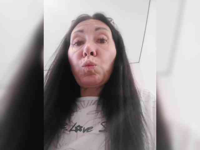 Karolina_Milf webcam