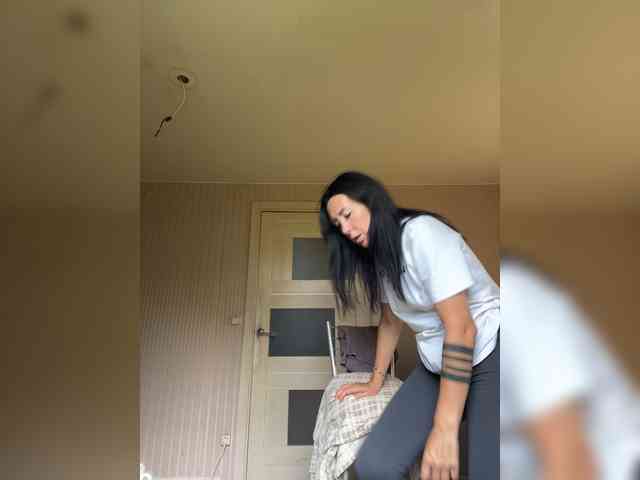 strip webcam KarolinaMilf