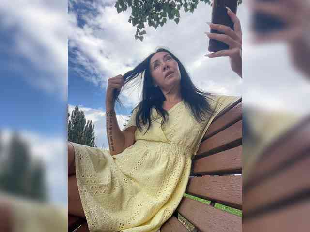 KarolinaMilf Sex Cam Show
